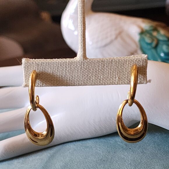 Vtg Monet Gold Tone Dangle Oval Hoops Teardrop Earrings 1980s - Picture 1 of 4
